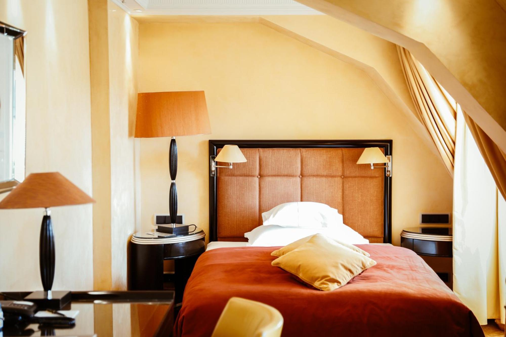 Deluxe Single Room